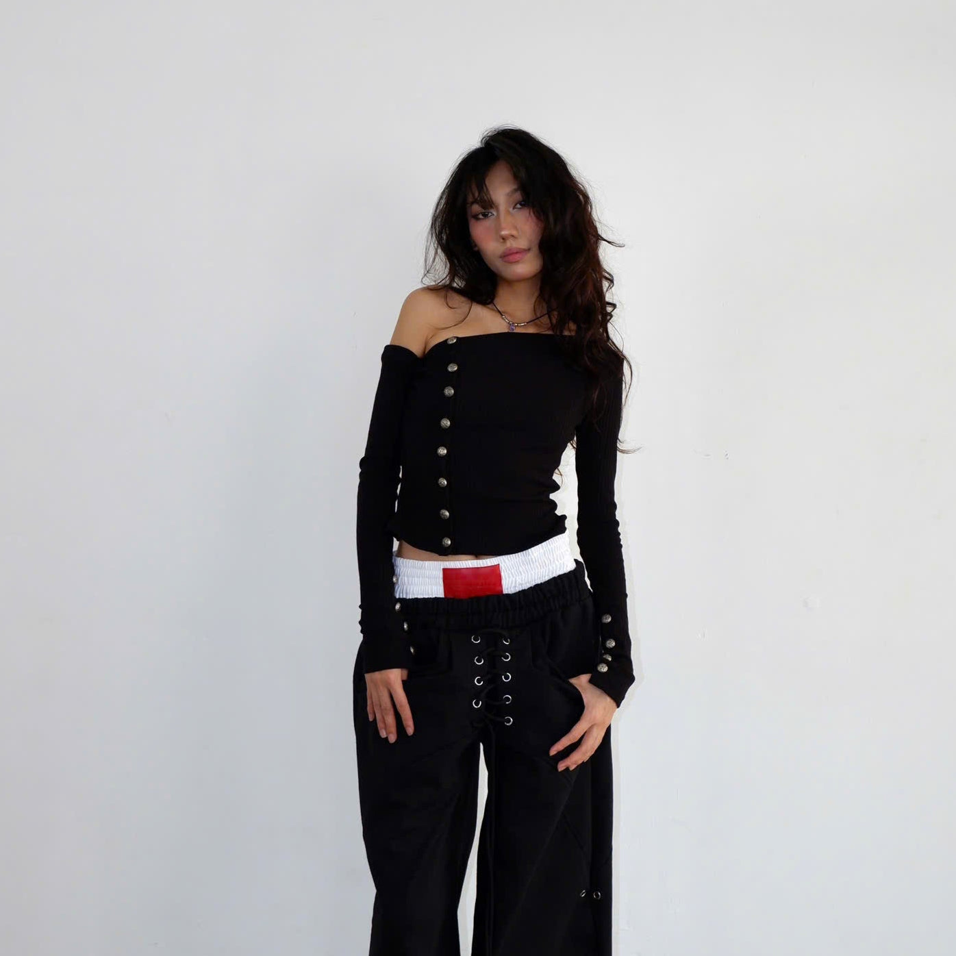 OFF SHOULDER BUTTON LS (WOMAN)