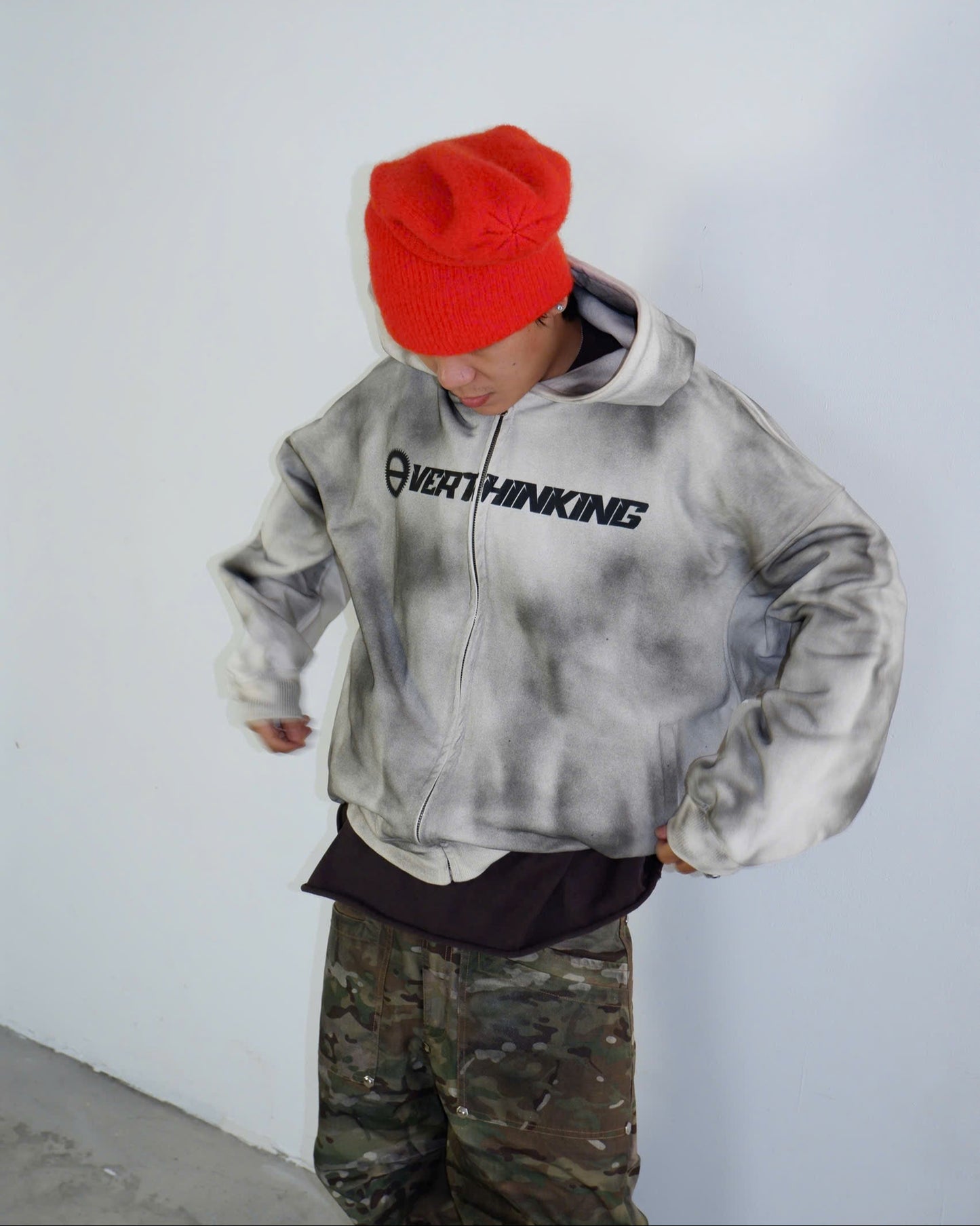 OVERTHINKING WASHED HOODIE ZIP
